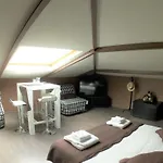 לינה וארוחת בוקר La Villa-carcassonne *